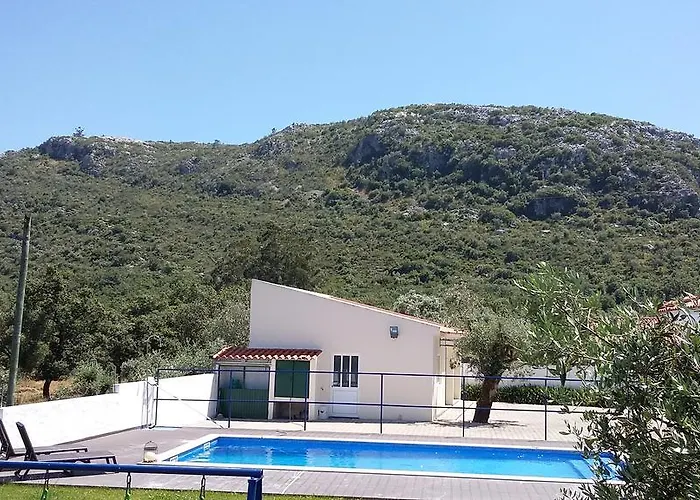 Casa Oliveiras * 알바도스